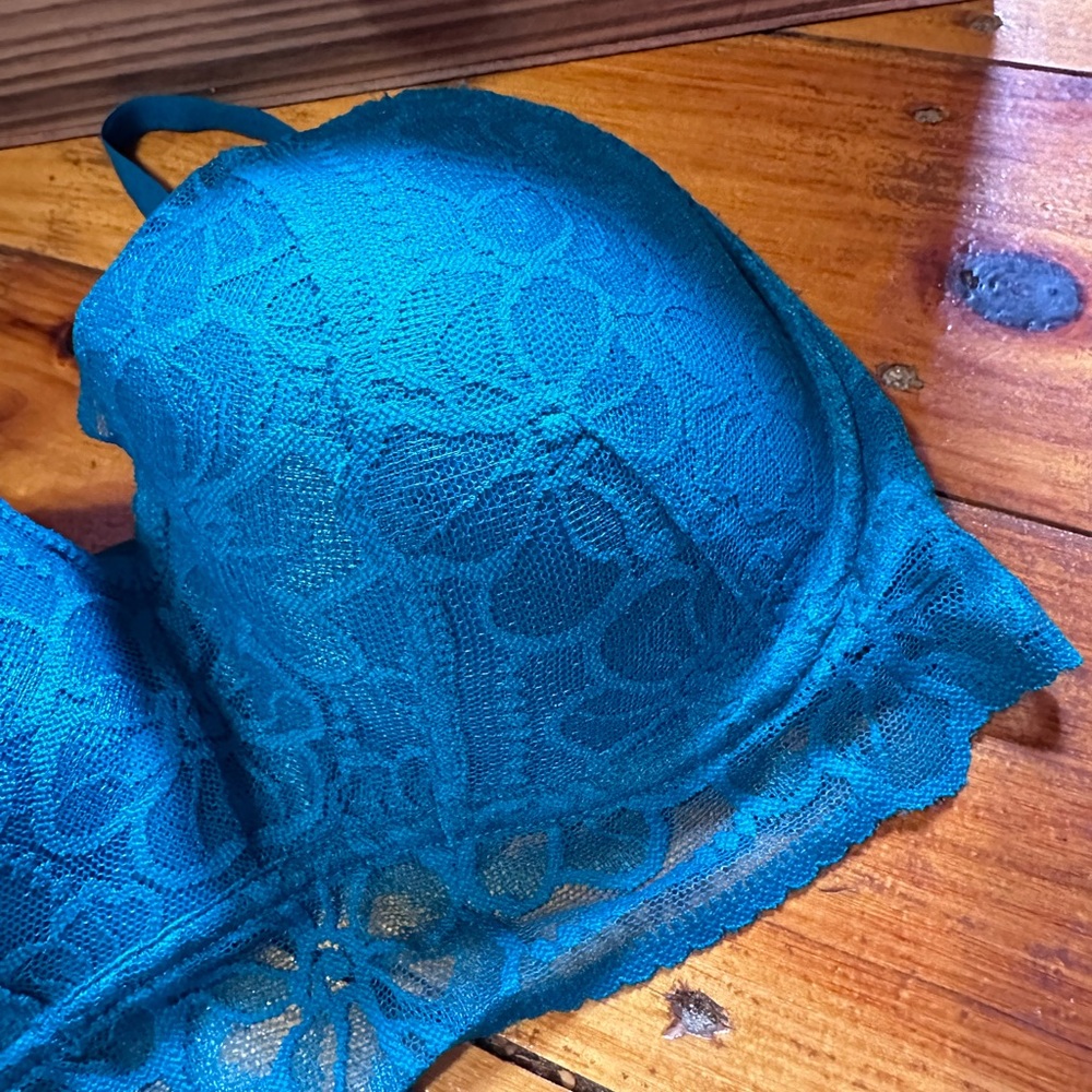 Victoria’s Secret bra 34 DD